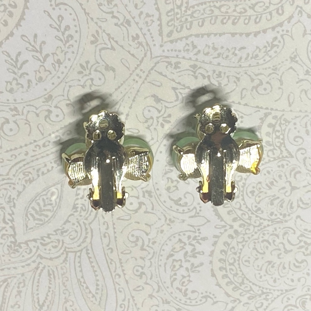 🕸️ Vintage Gold and Green Clover Clip On Earrings - Picture 2 of 2